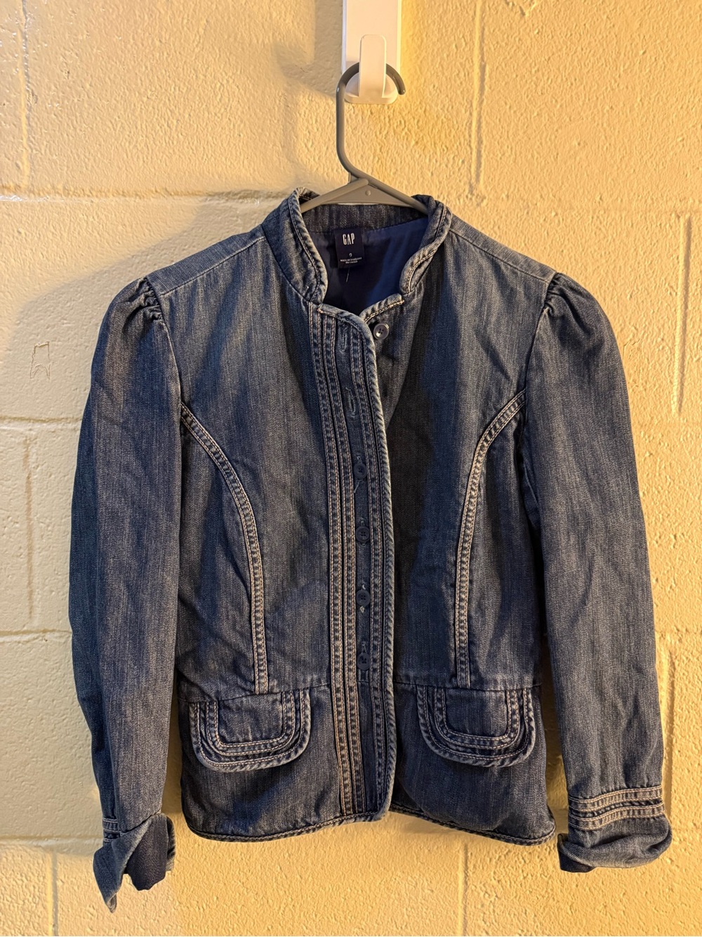 GAP Women's Indigo Denim Jacket with Puff Shoulders